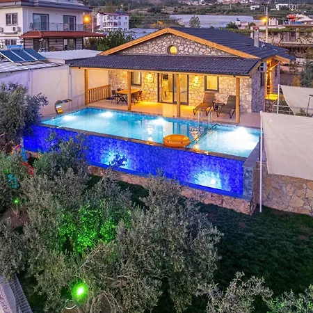 Beyza- Fethiye'de 2+1 Jakuzili 费特希耶