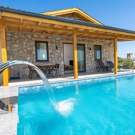Beyza- Fethiye'de 2+1 Jakuzili * 费特希耶